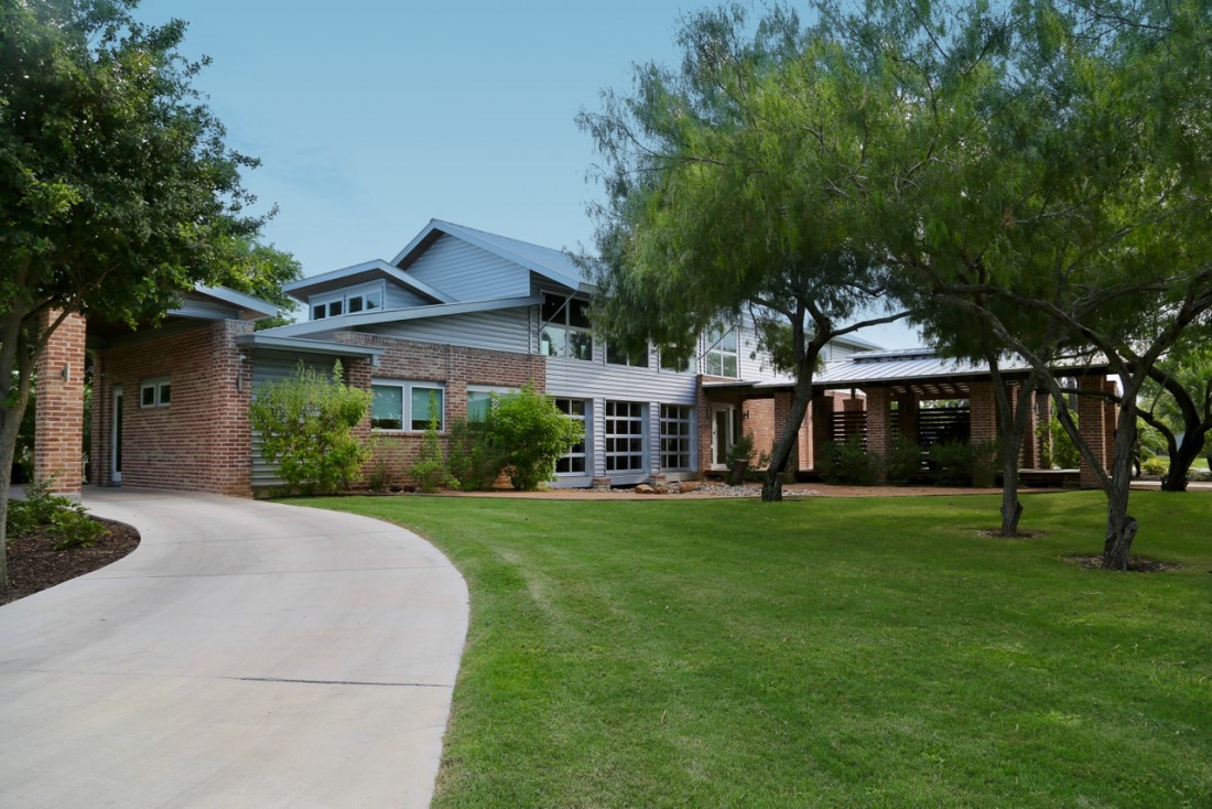 Hackberry Residence exterior detail